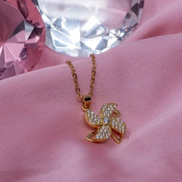 Cubic Zirconia Pinwheel Pendant Gold Plated Necklace NEW - Picture 2 of 3